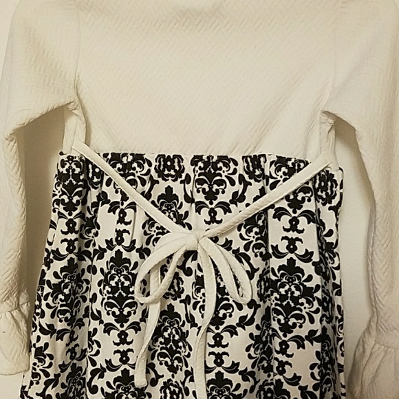 RARE EDITION Black&Cream Damask top w/ Red legging - Picture 4 of 6